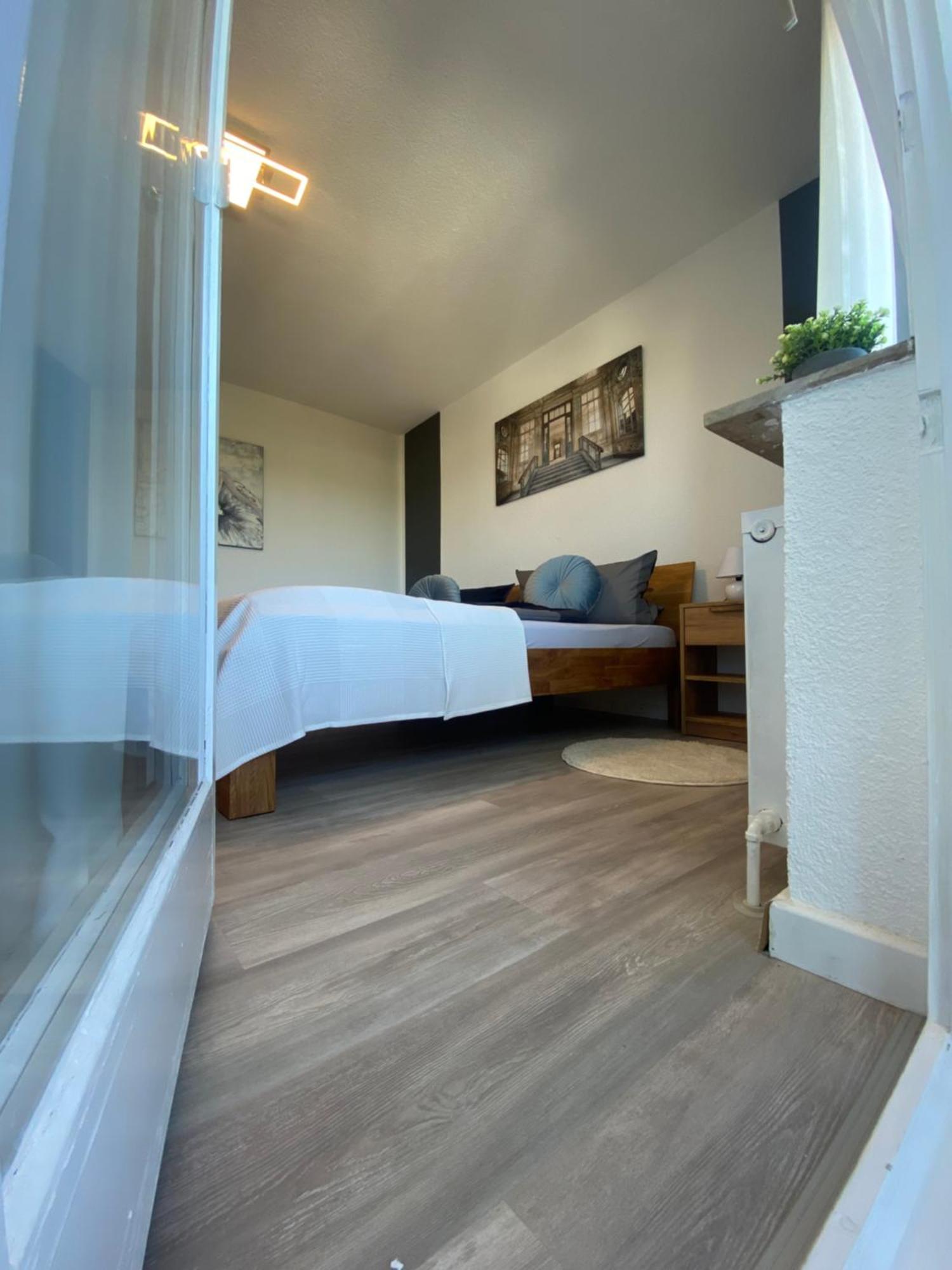 Apartment- Metzingen เมทซิงเงน ภายนอก รูปภาพ